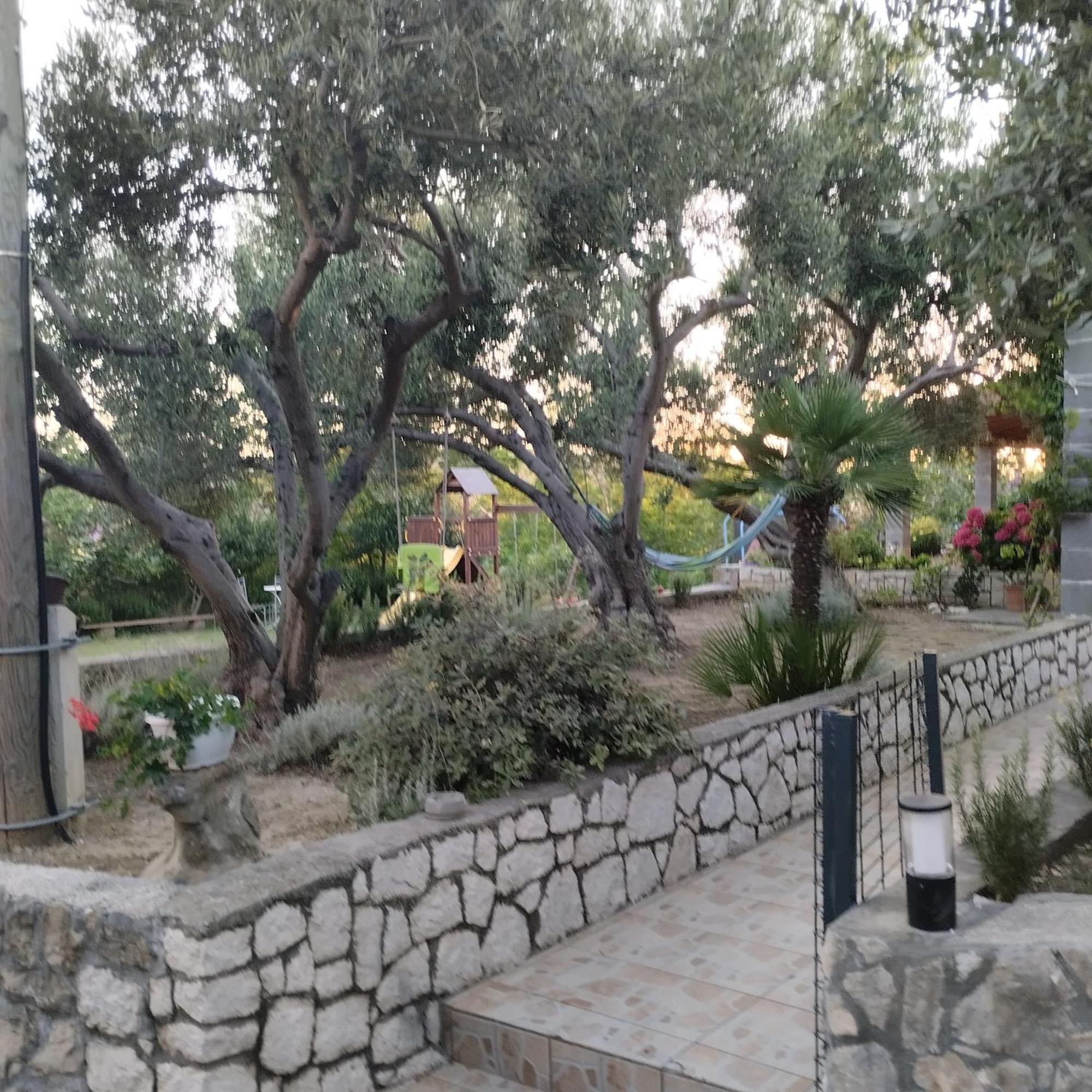 Apartmani Gero Lopar Exterior photo